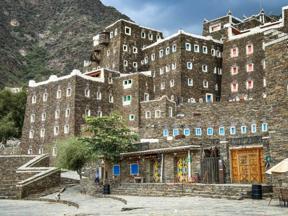 أفضل 14 مكان سياحي في السعودية: دليل لأجمل المناطق والمعالم السياحية 2026 6 قرية رجال ألمع التراثية