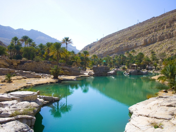 أفضل 19 مكان سياحي في عمان: دليل لأجمل المناطق والمعالم السياحية 2026 7 وادي بني خالد
